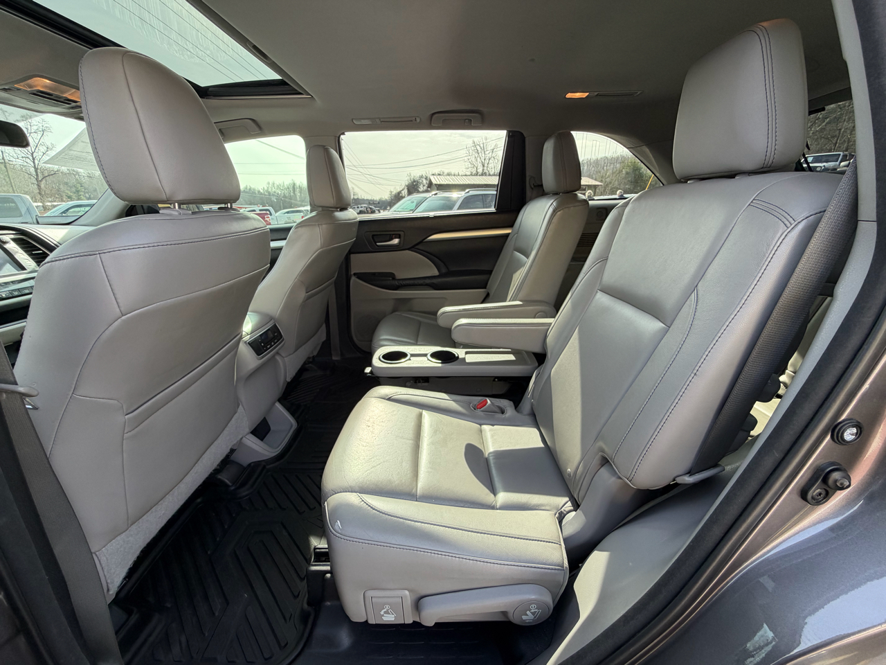 Toyota Highlander XLE FWD V6 2015