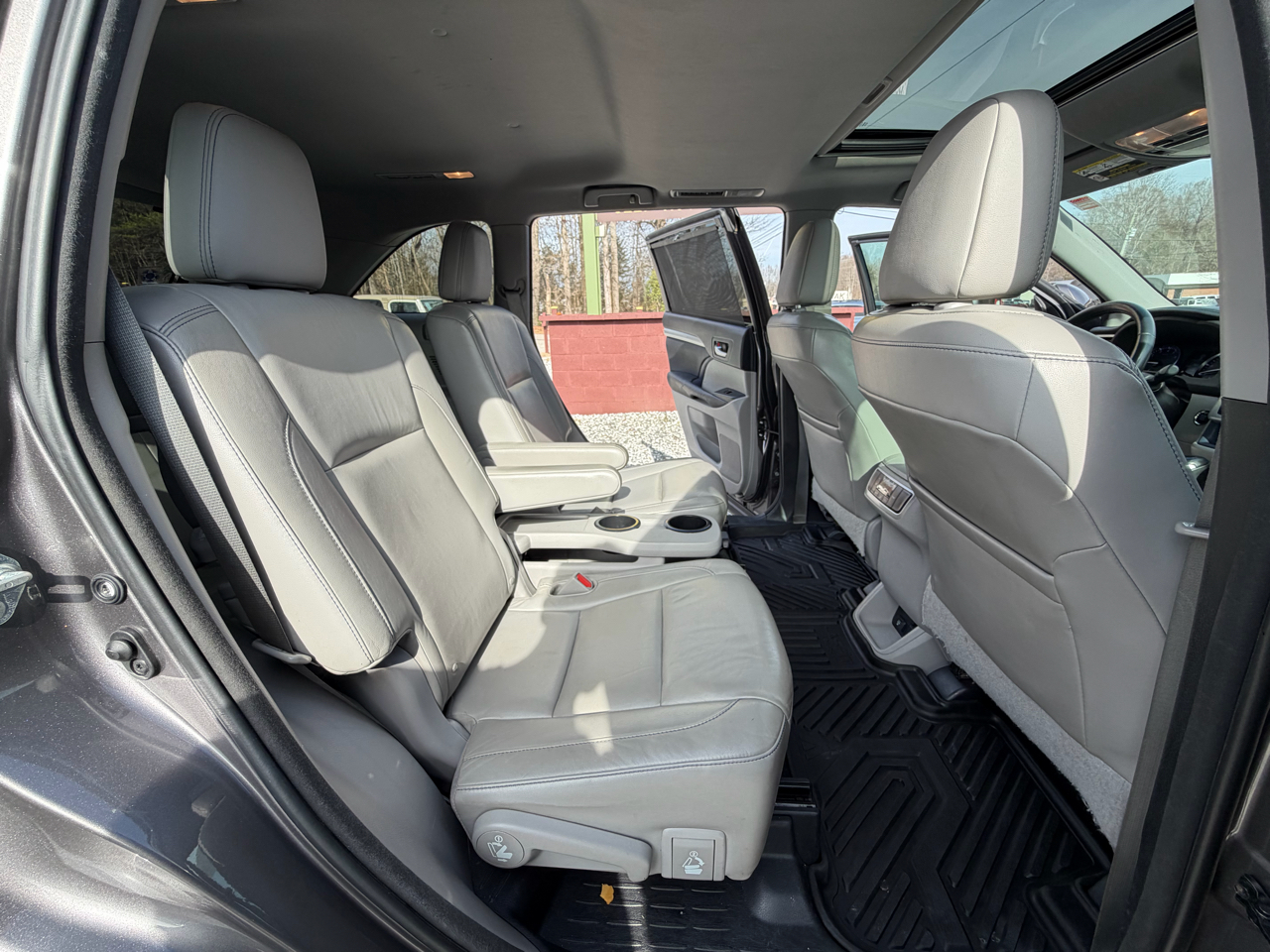 Toyota Highlander XLE FWD V6 2015