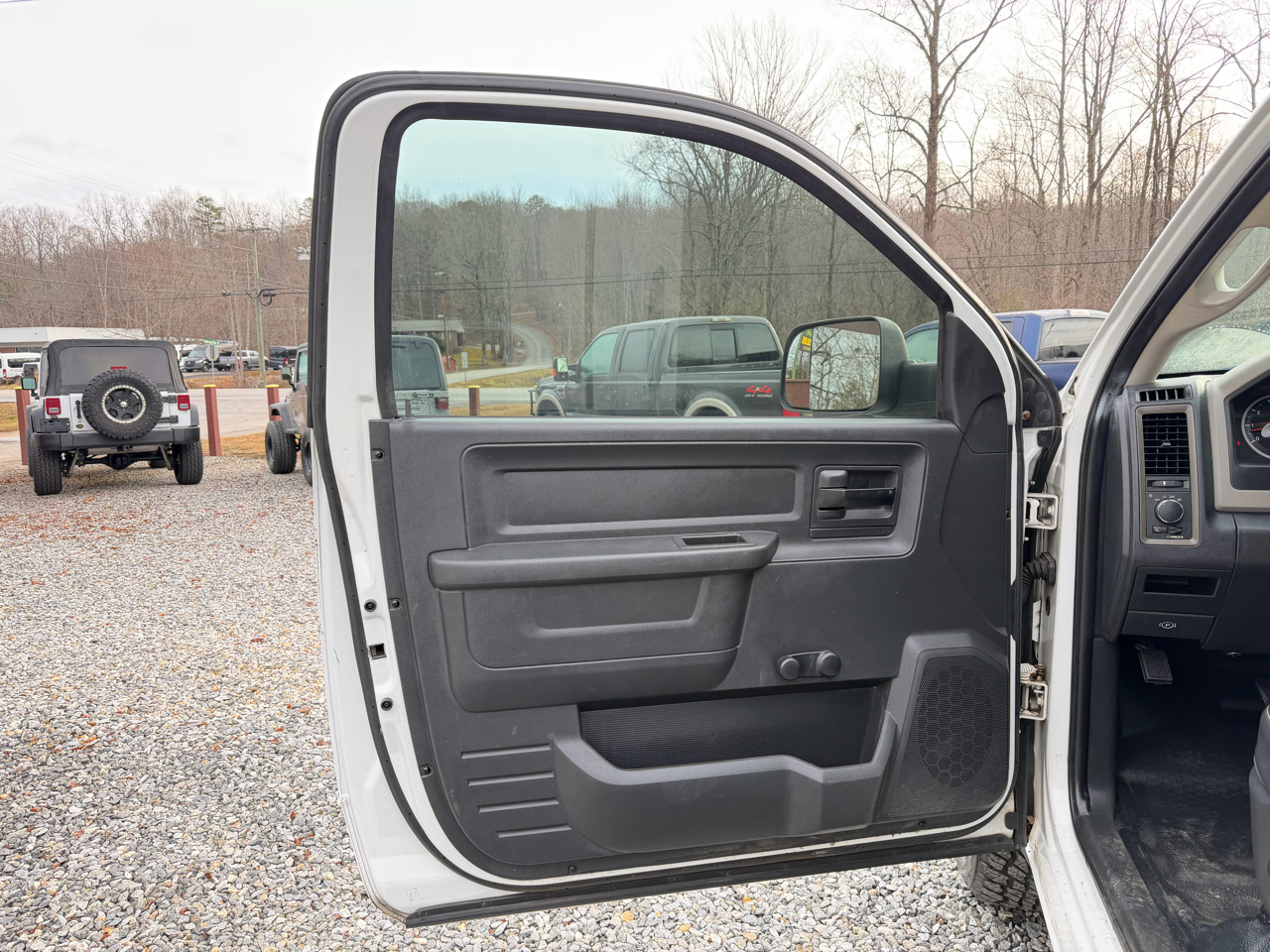 RAM 1500 ST LWB 4WD 2011