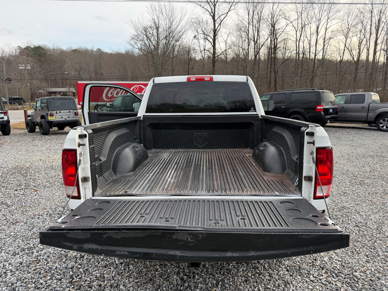 RAM 1500 ST LWB 4WD 2011