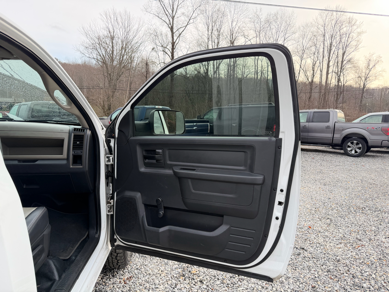 RAM 1500 ST LWB 4WD 2011