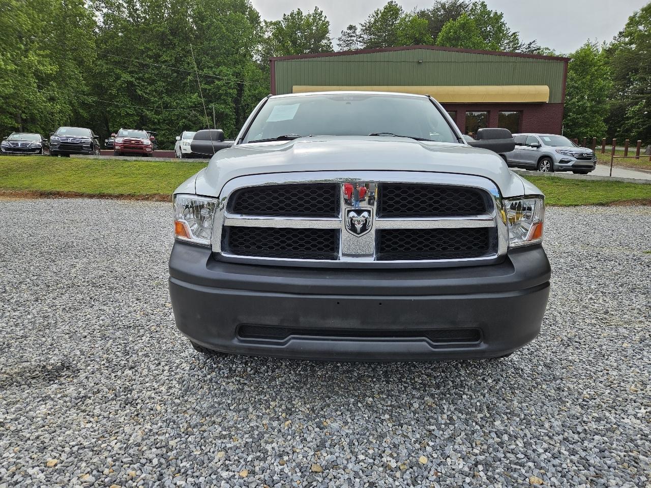 RAM 1500 ST LWB 4WD 2011