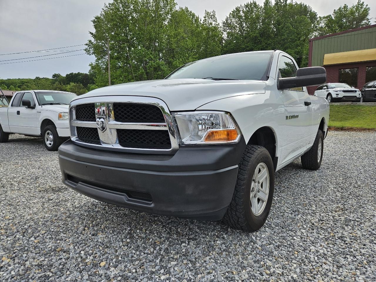 RAM 1500 ST LWB 4WD 2011