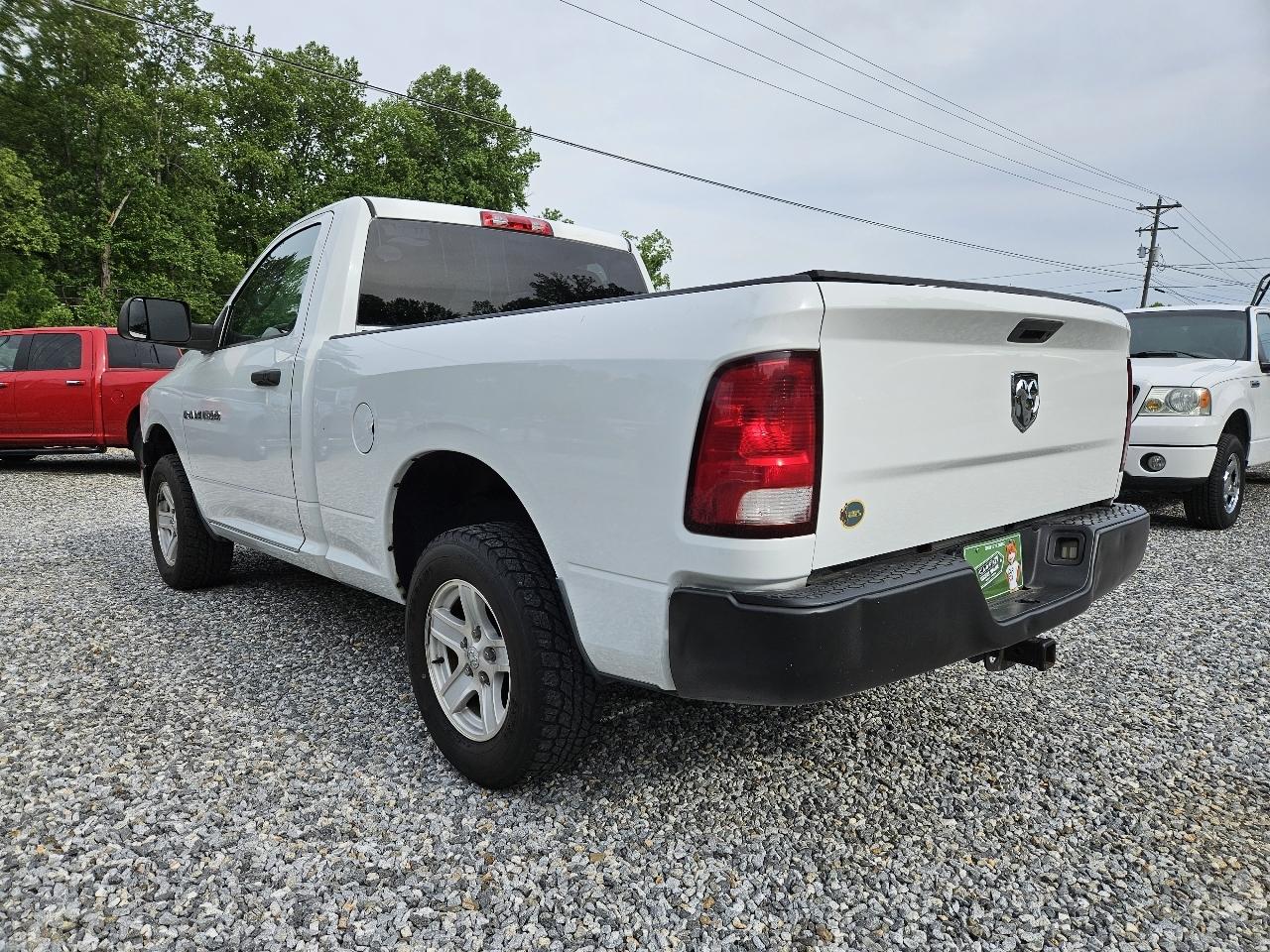 RAM 1500 ST LWB 4WD 2011