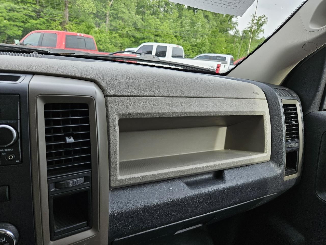 RAM 1500 ST LWB 4WD 2011