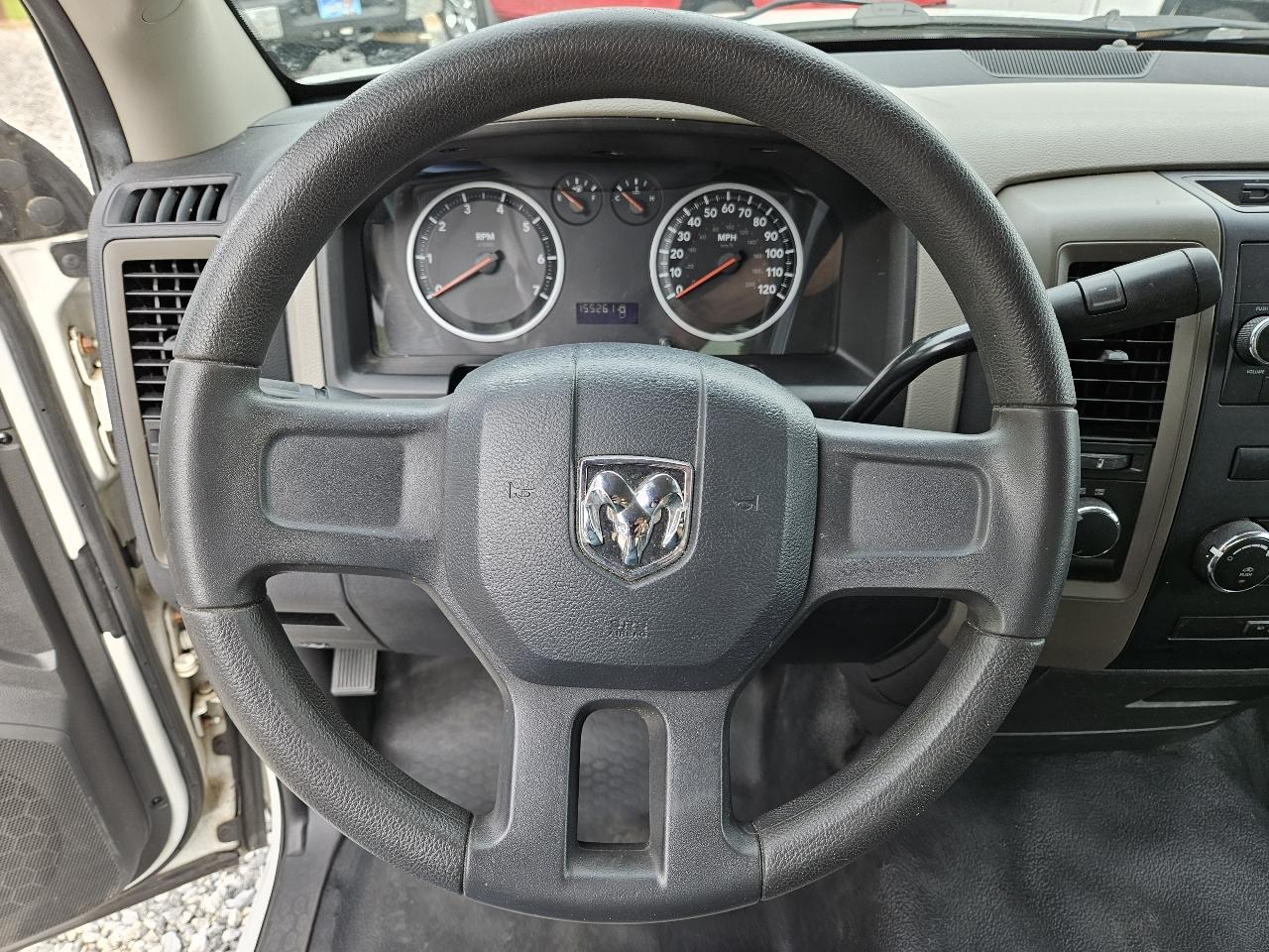 RAM 1500 ST LWB 4WD 2011