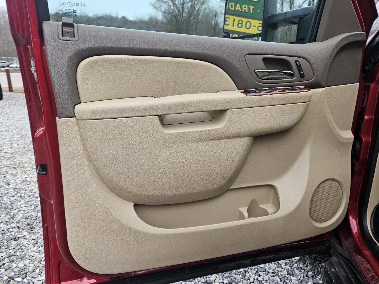 Chevrolet Suburban LT 1500 2WD 2014