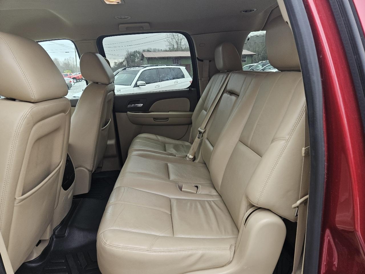 Chevrolet Suburban LT 1500 2WD 2014