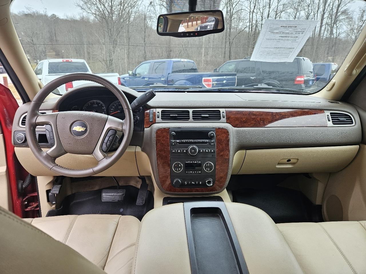 Chevrolet Suburban LT 1500 2WD 2014