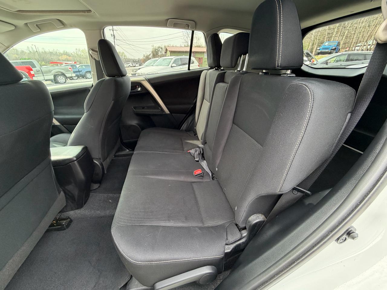 Toyota RAV4 XLE FWD 2015