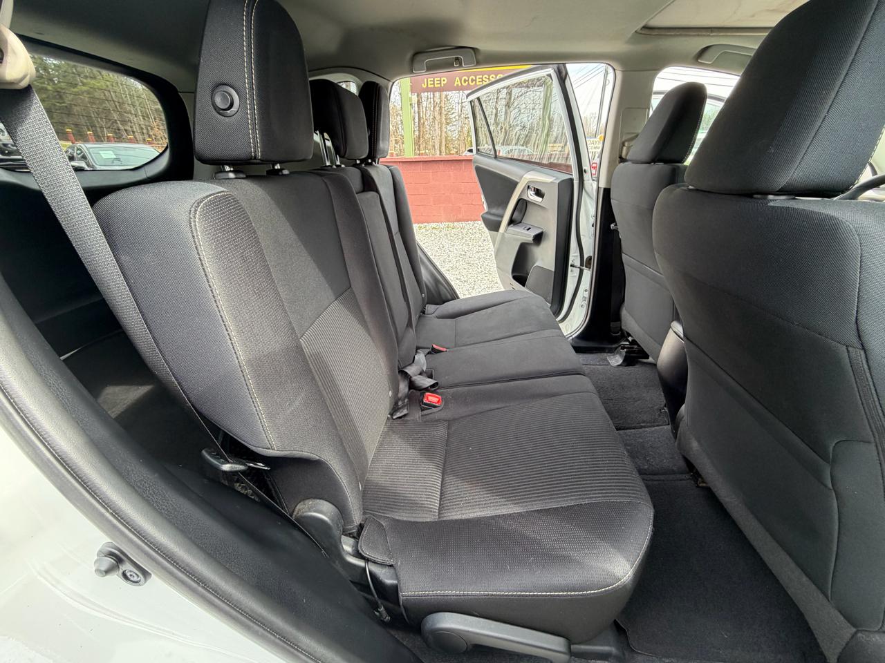 Toyota RAV4 XLE FWD 2015