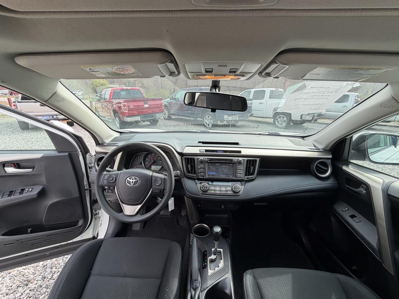 Toyota RAV4 XLE FWD 2015