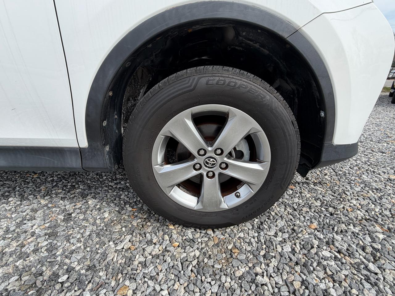 Toyota RAV4 XLE FWD 2015