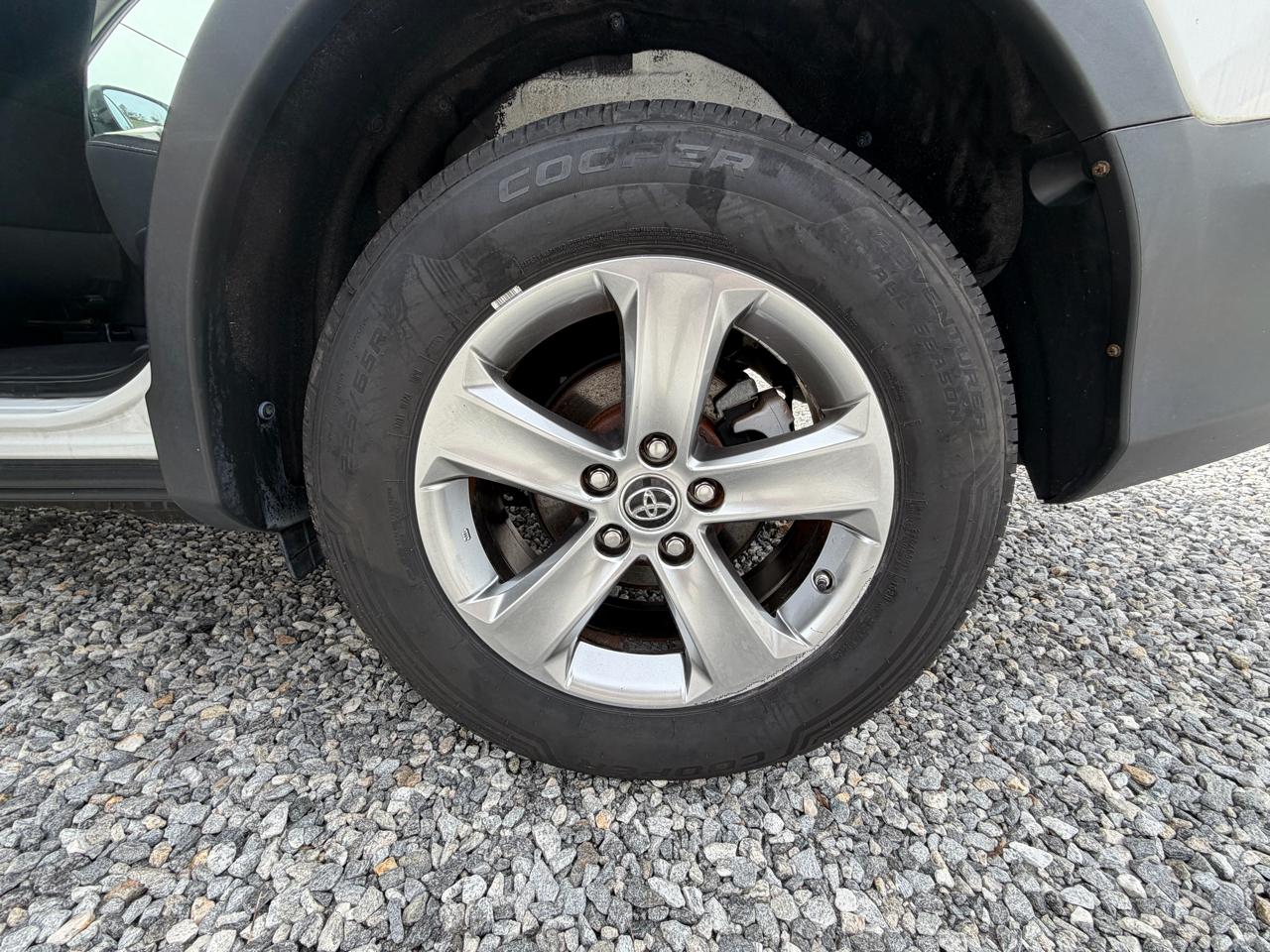 Toyota RAV4 XLE FWD 2015