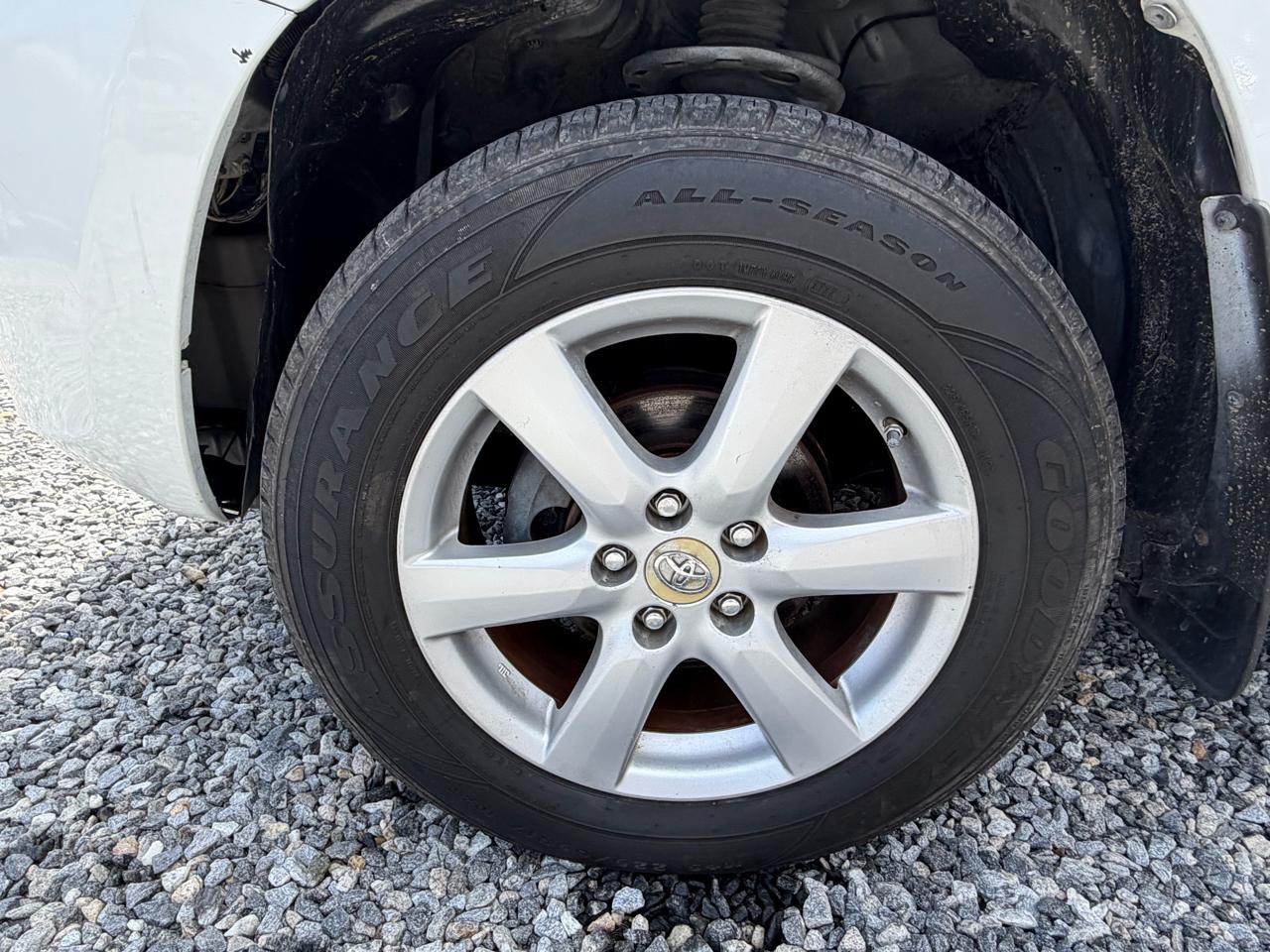 Toyota RAV4 Limited I4 2WD 2007