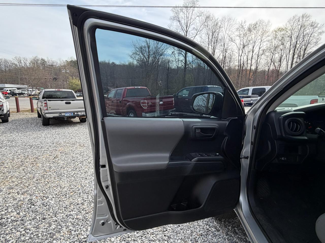 Toyota Tacoma SR5 Double Cab Long Bed I4 6AT 2WD 2017