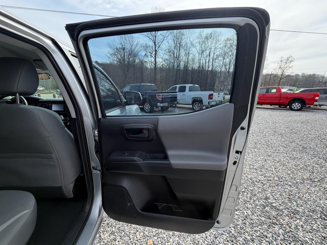 Toyota Tacoma SR5 Double Cab Long Bed I4 6AT 2WD 2017