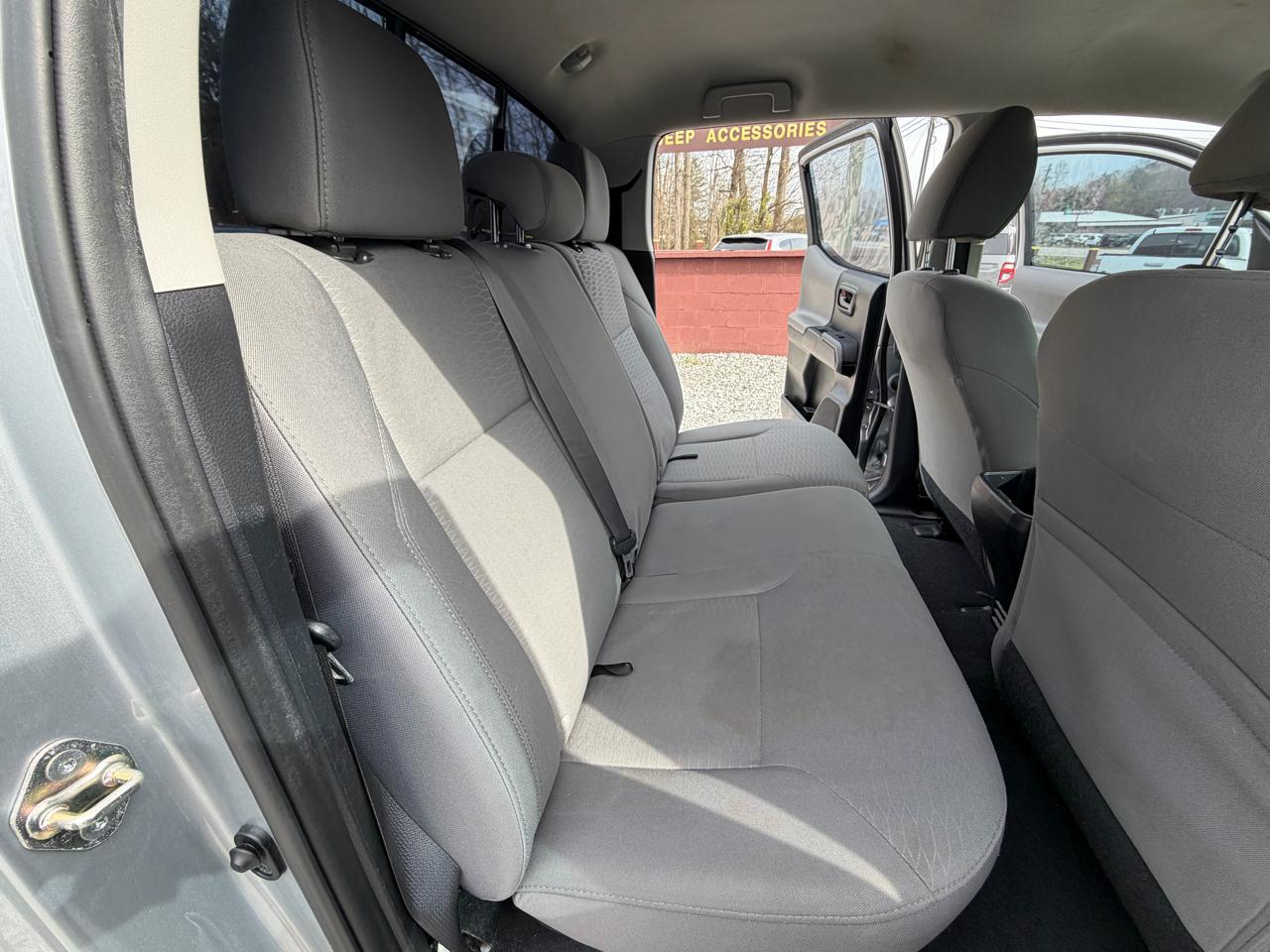 Toyota Tacoma SR5 Double Cab Long Bed I4 6AT 2WD 2017