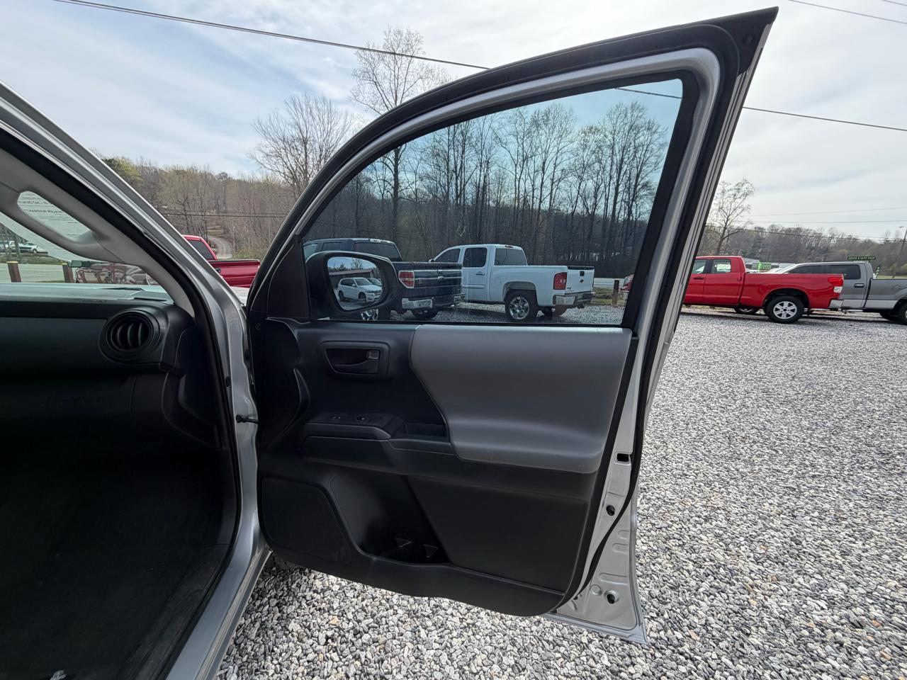 Toyota Tacoma SR5 Double Cab Long Bed I4 6AT 2WD 2017