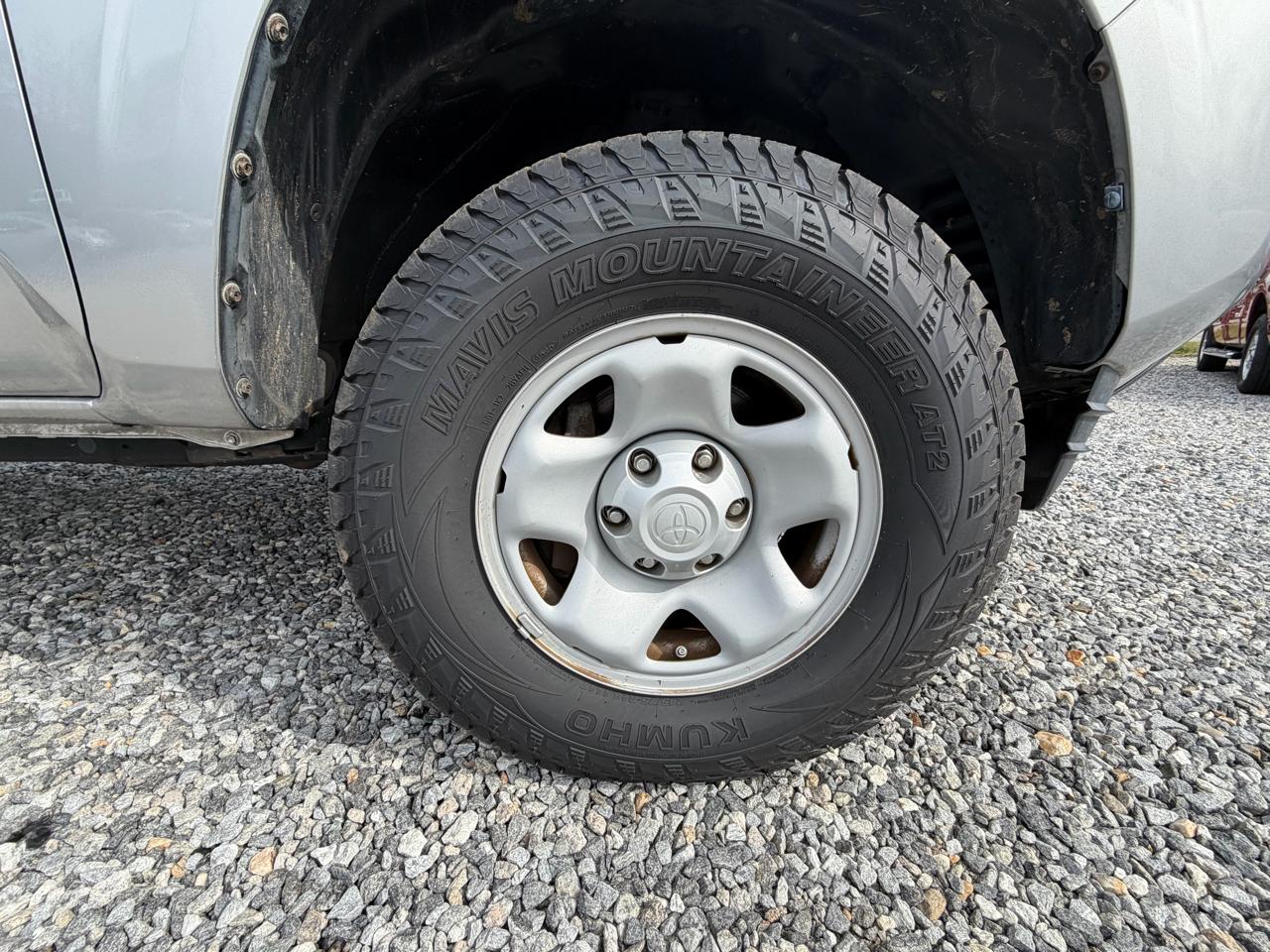 Toyota Tacoma SR5 Double Cab Long Bed I4 6AT 2WD 2017