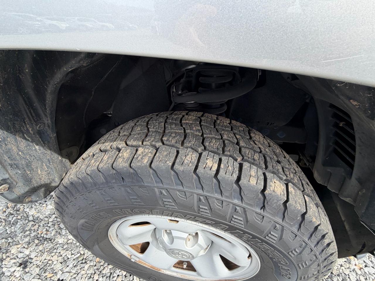 Toyota Tacoma SR5 Double Cab Long Bed I4 6AT 2WD 2017