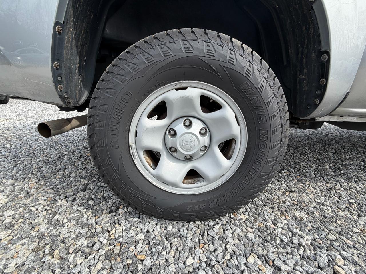 Toyota Tacoma SR5 Double Cab Long Bed I4 6AT 2WD 2017