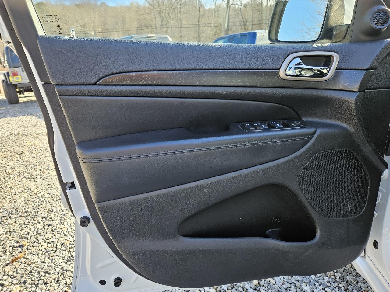 Jeep Grand Cherokee Altitude 4x2 2015