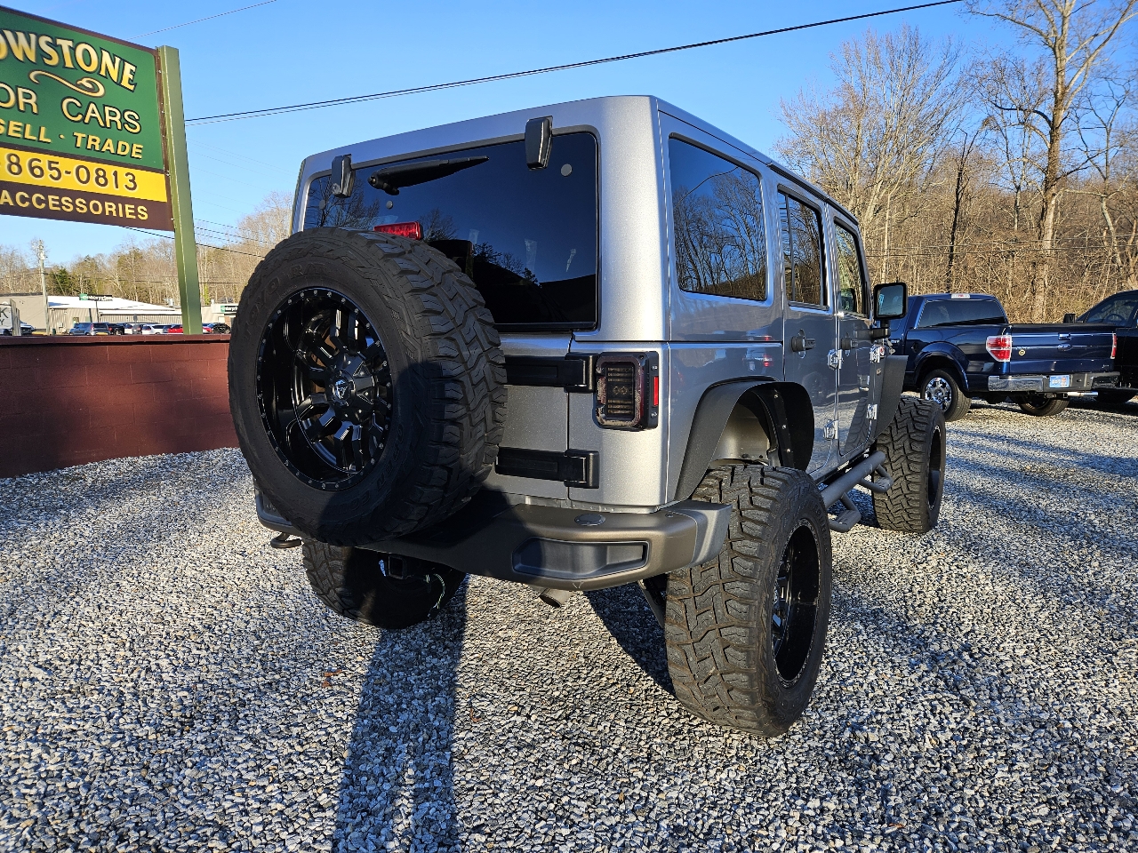 Jeep Wrangler Unlimited Sahara 4WD 2017