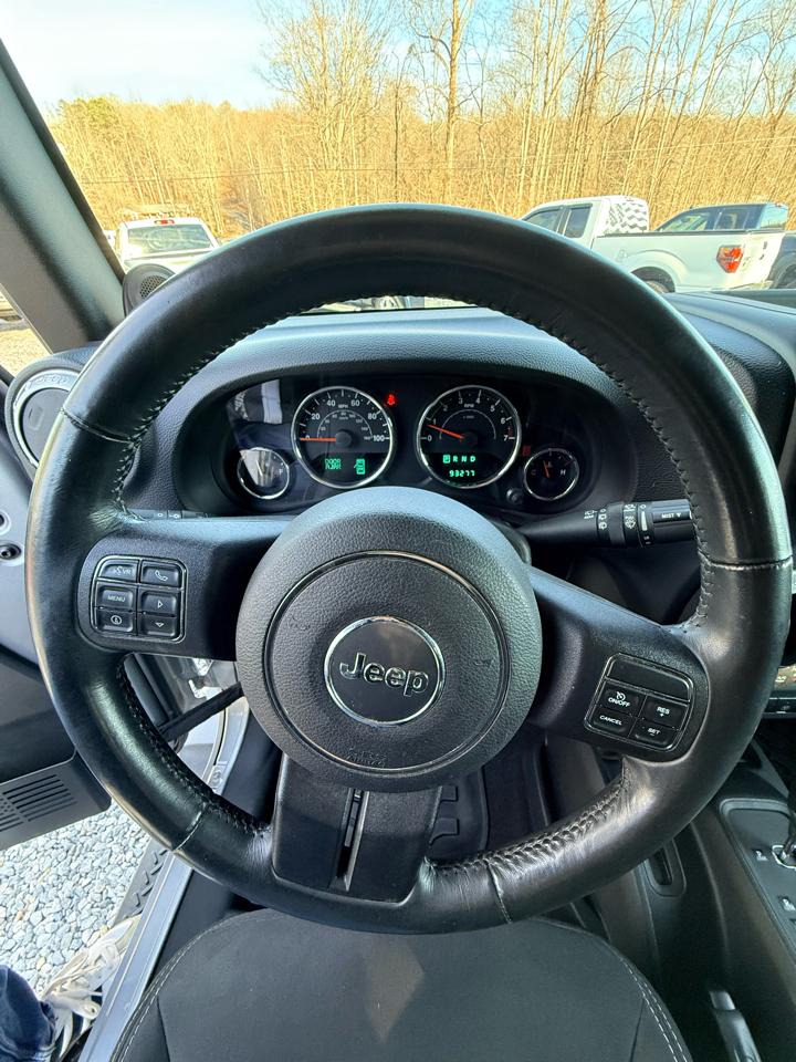 Jeep Wrangler Sahara 4WD 2013