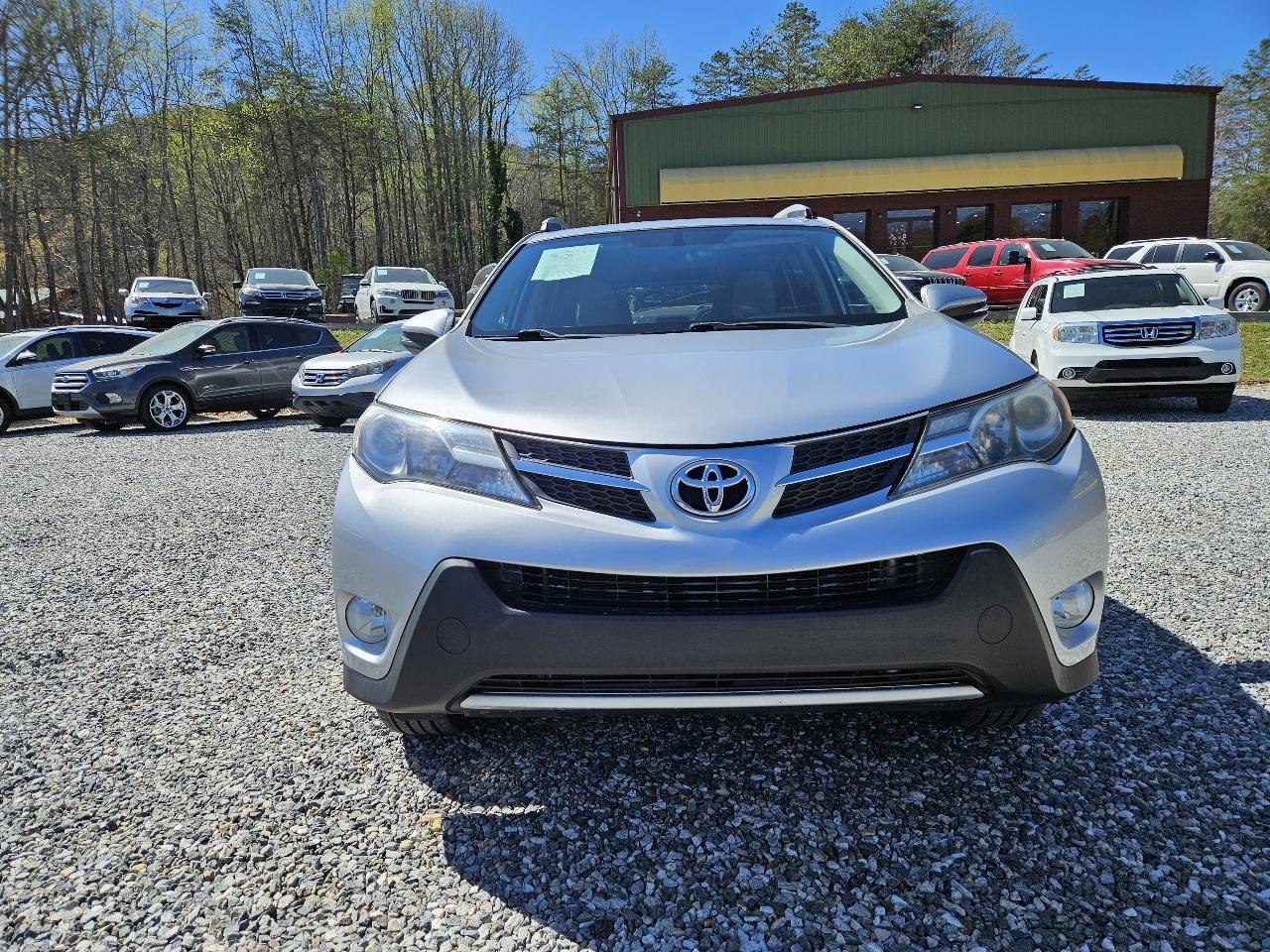 Toyota RAV4 XLE FWD 2015