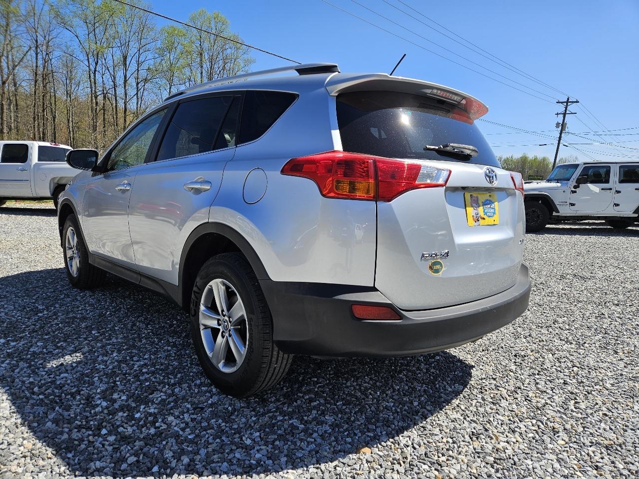 Toyota RAV4 XLE FWD 2015