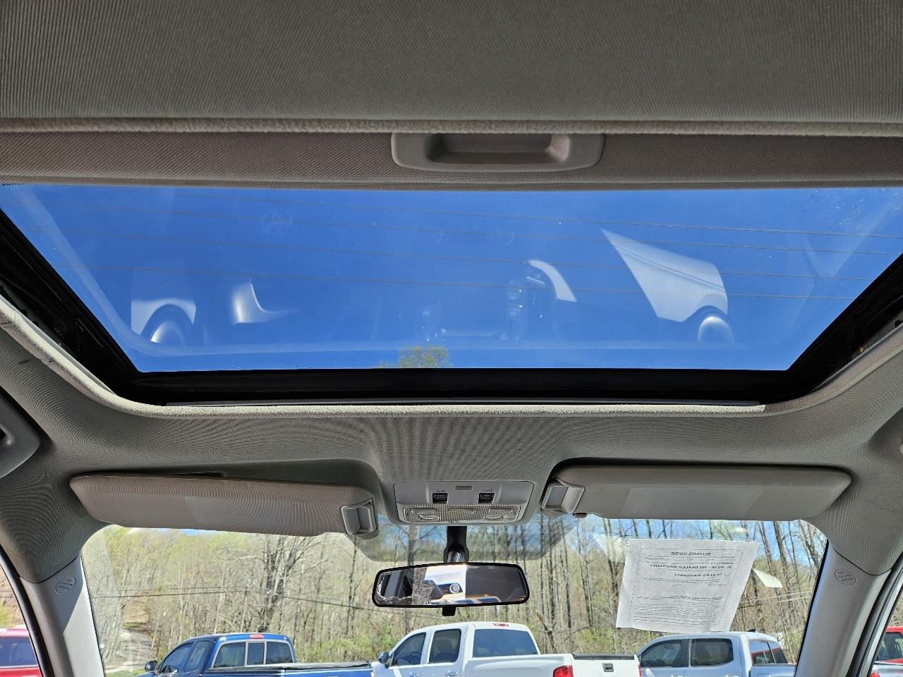 Toyota RAV4 XLE FWD 2015