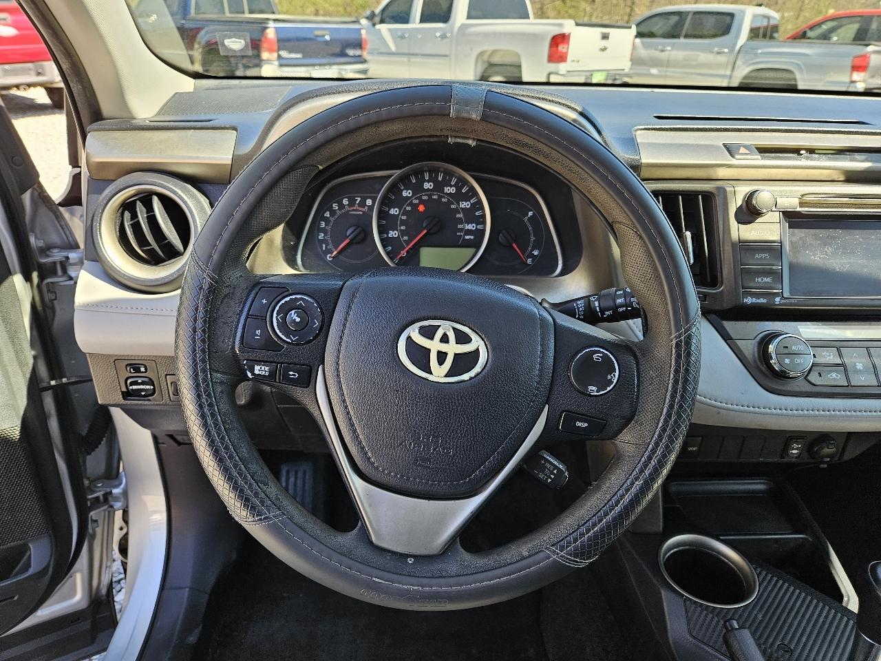 Toyota RAV4 XLE FWD 2015