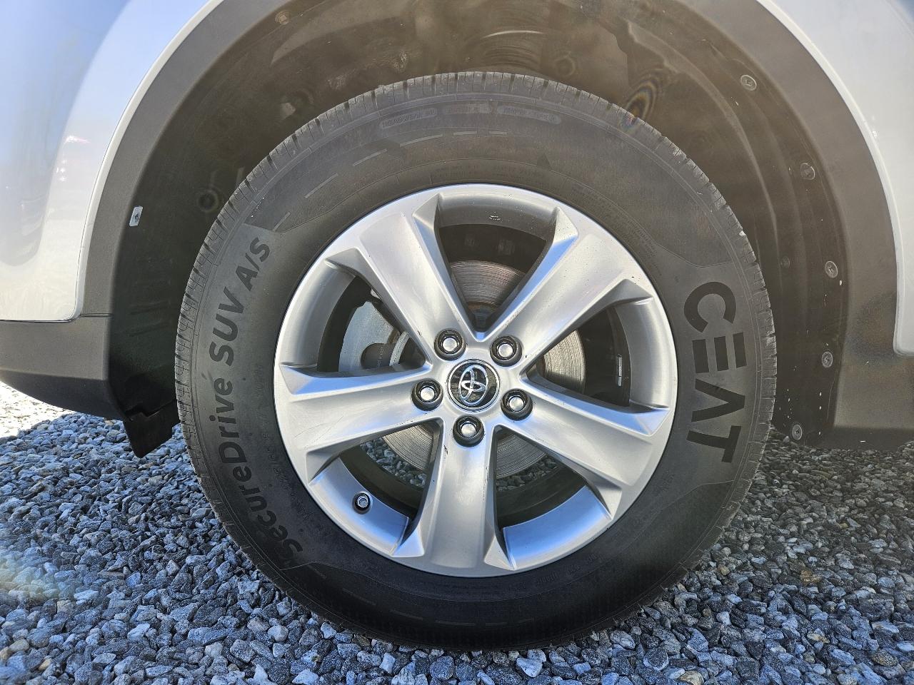 Toyota RAV4 XLE FWD 2015