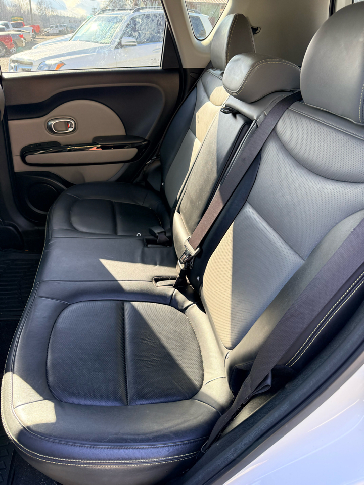 Kia Soul + w/Signature 2.0 Special Edition 2016