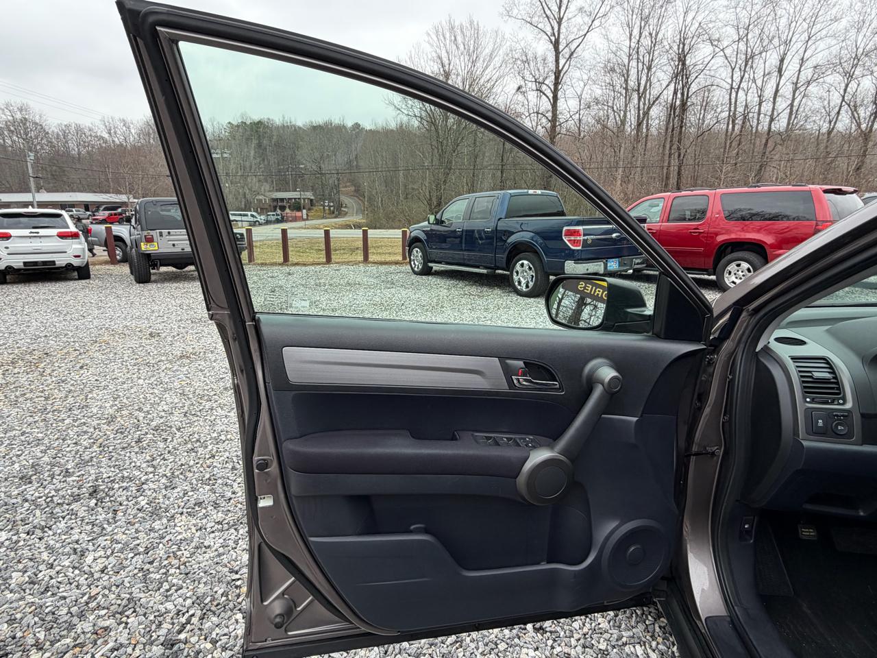 Honda CR-V LX 2WD 5-Speed AT 2011