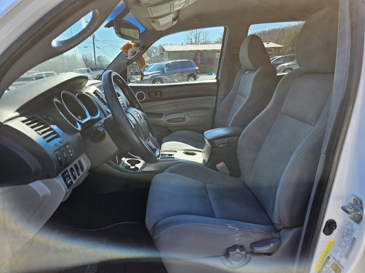 Toyota Tacoma PreRunner Double Cab V6 Auto 2WD 2012