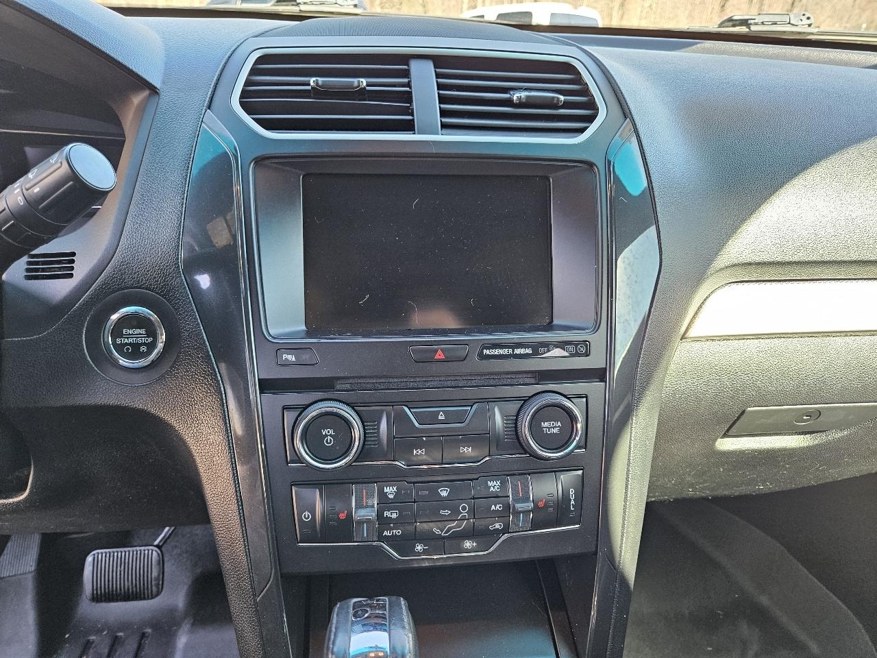 Ford Explorer XLT FWD 2016