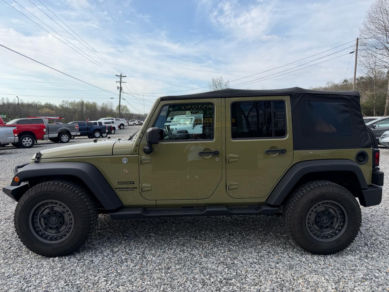 Jeep Wrangler Unlimited Sport 4WD 2013