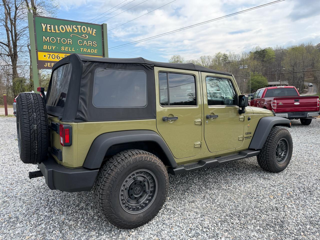 Jeep Wrangler Unlimited Sport 4WD 2013