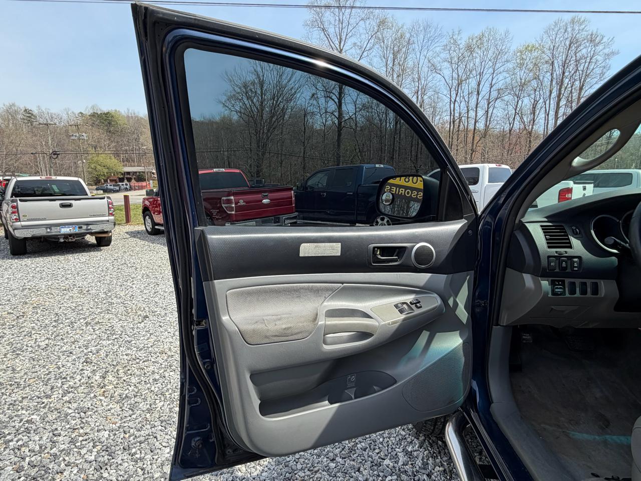 Toyota Tacoma PreRunner Access Cab V6 Automatic 2WD 2005