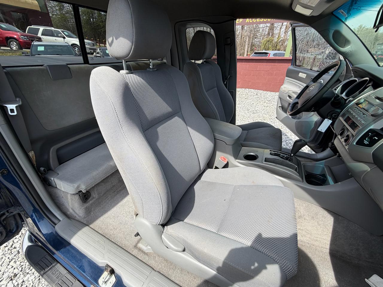 Toyota Tacoma PreRunner Access Cab V6 Automatic 2WD 2005