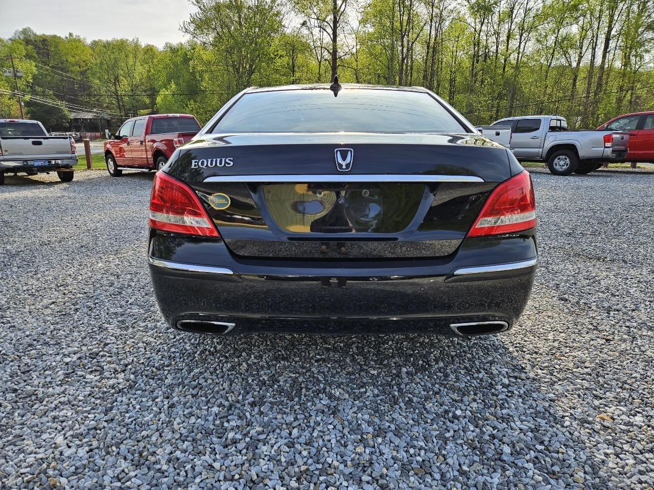 Hyundai Equus Signature 2013