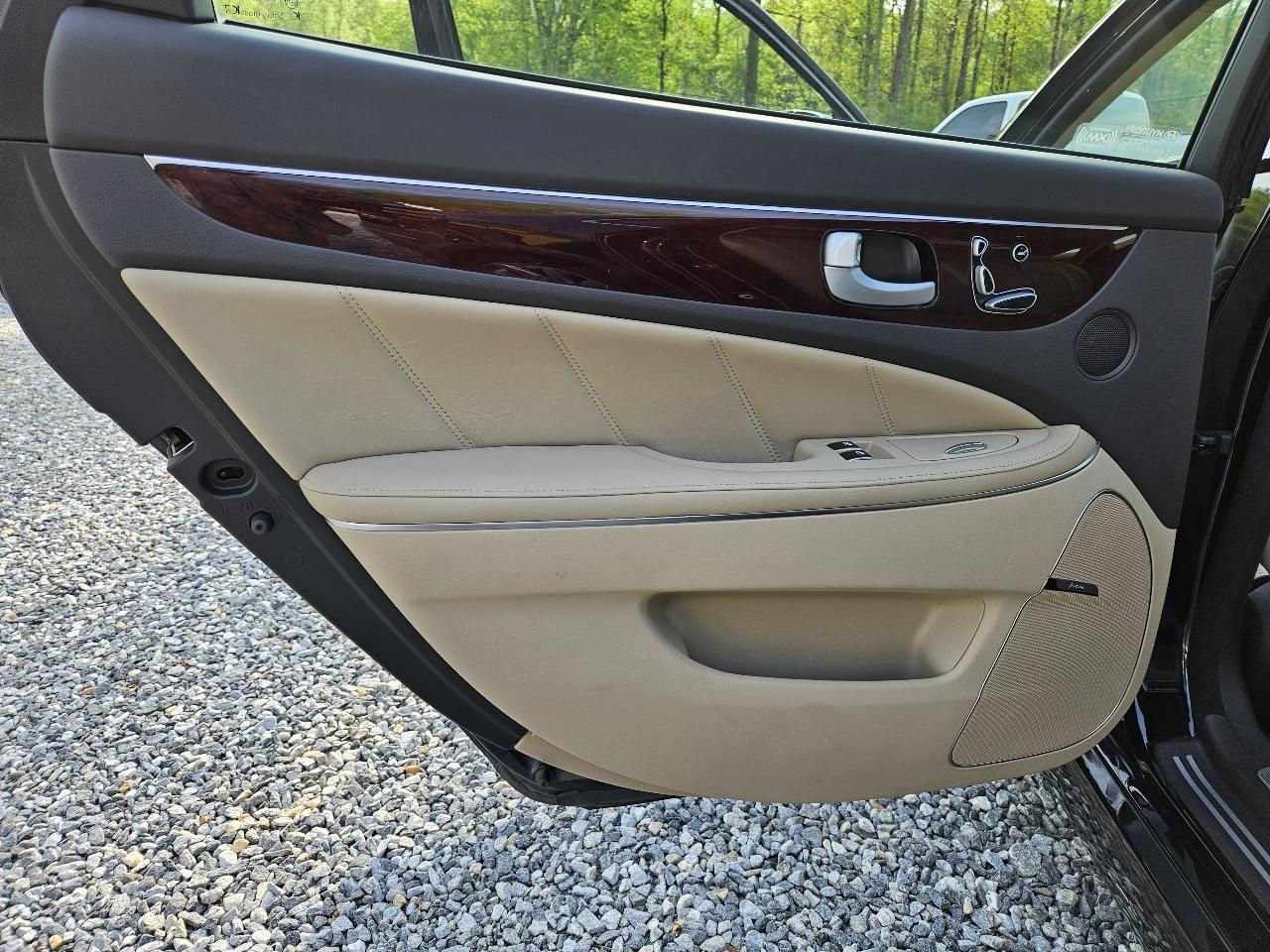 Hyundai Equus Signature 2013