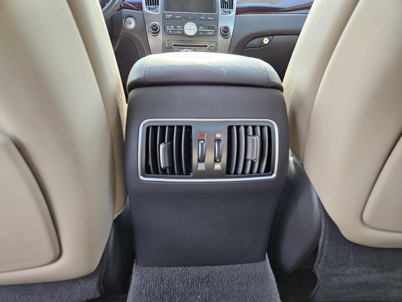 Hyundai Equus Signature 2013