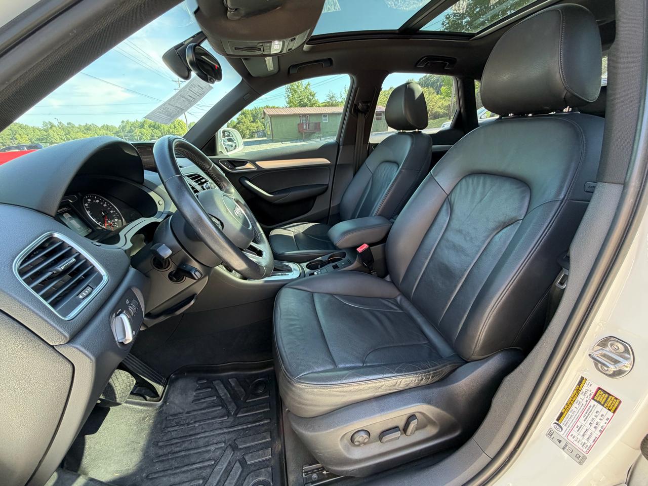 Audi Q3 2.0T quattro Premium Plus 2015