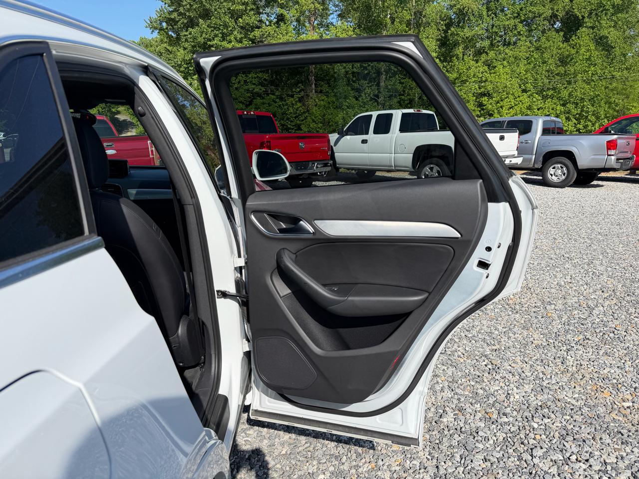 Audi Q3 2.0T quattro Premium Plus 2015