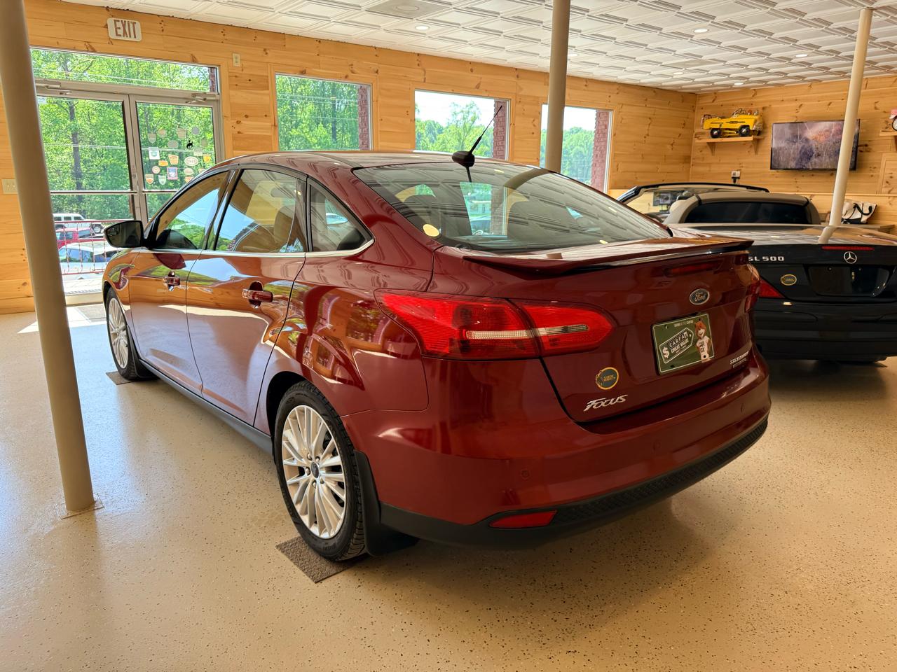 View vehicle photo 6