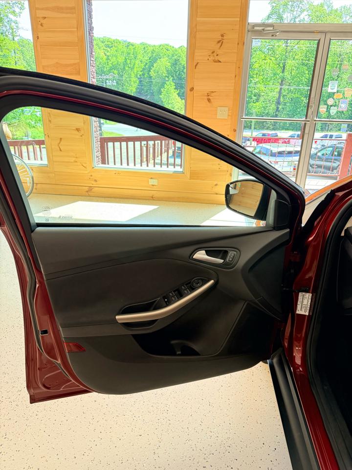 Ford Focus Titanium Sedan 2015