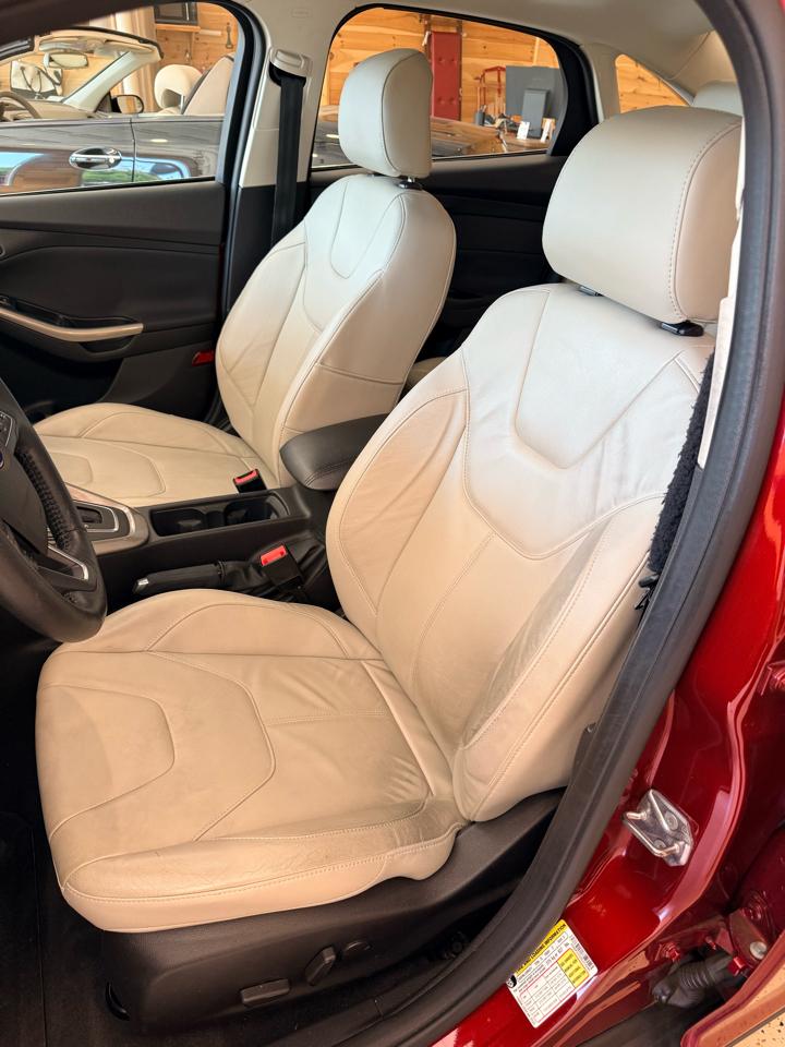 Ford Focus Titanium Sedan 2015